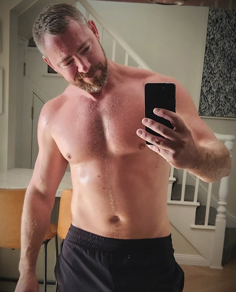 RichColeman47's tweet photo. *checks kitchen (again) for new snacks* 🍩🍌🍇🍎 https://t.co/OIKiKdxTZk