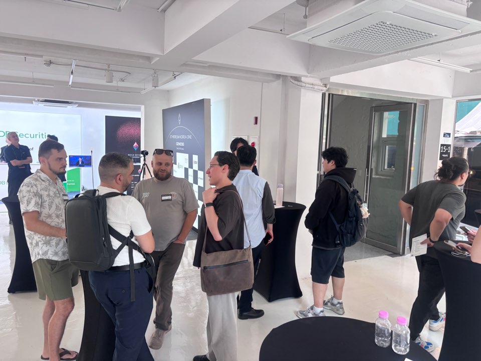 Quark_Chain's tweet photo. At Ethereum Korea One — Genesis today.
From Glamsterdam and Ethereum clients to validators and L2 scaling, plenty of deep technical conversations with the builders actually moving Ethereum forward. https://t.co/ZshGTVfNuo