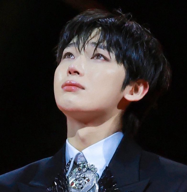noa_sunnie's tweet photo. I’ll do ANYTHING to see Sunoo cry the prettiest happy tears again 😭 we NEED to secure that MAMA award, idc how hard it is. https://t.co/NDp3HegO8u