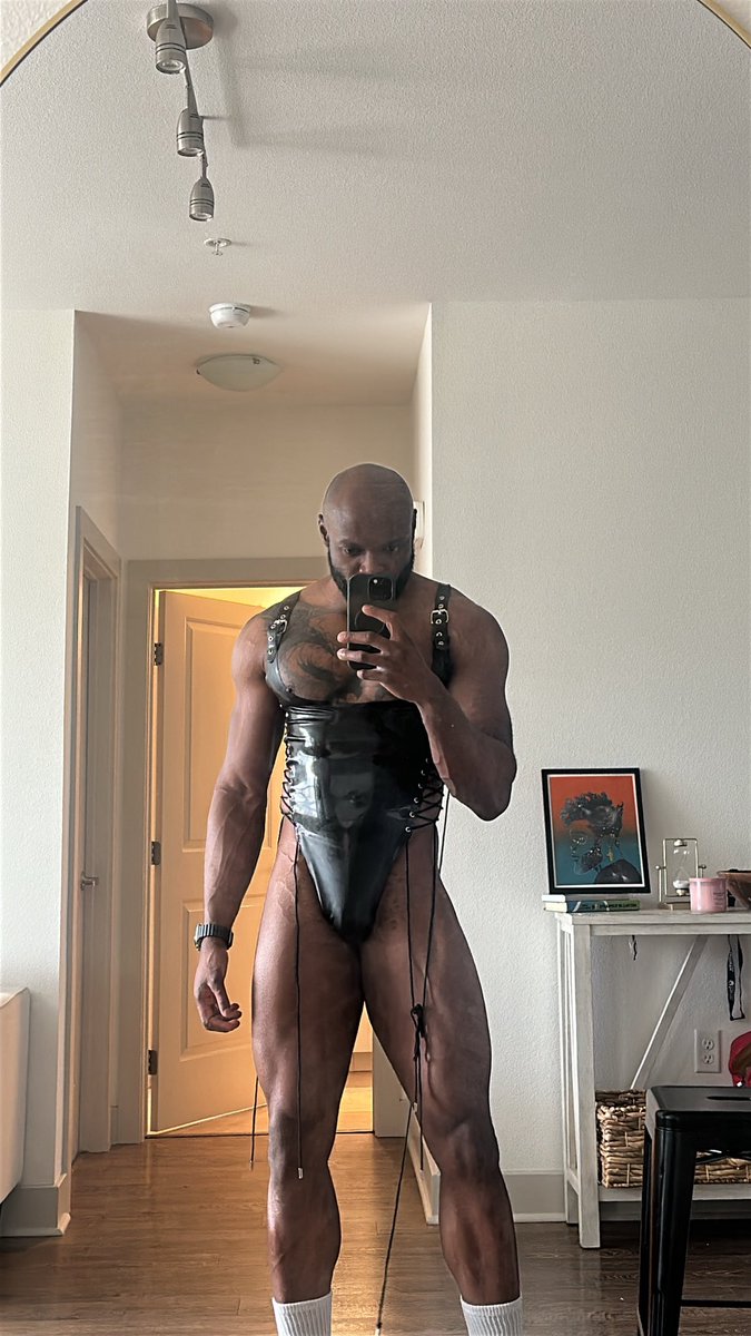 BumpofAlika's tweet photo. Folsom look that never made it๐ญ https://t.co/QOjDfK3Xfg