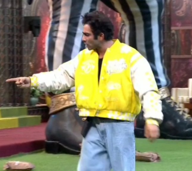 Tingg_Tong's tweet photo. Well done, Aman! You played the task really well 🔥

You played fair and single-handedly carried your team through the task

Great job, champ 👏🏻🔥
#AmanGandhi : #BiggBoss20 https://t.co/DS17p1LhVy