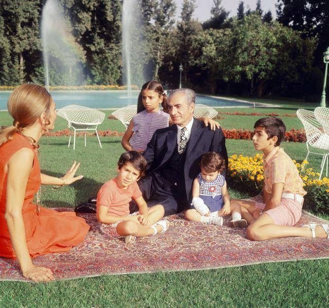 Masonusa66's tweet photo. @kaveh9911 جاويد شاه پاينده ايران 💚♥️🤍🙏🏻😊👑
#KingRezaPahlavi‌ForIran https://t.co/kpnc2qtVGx
