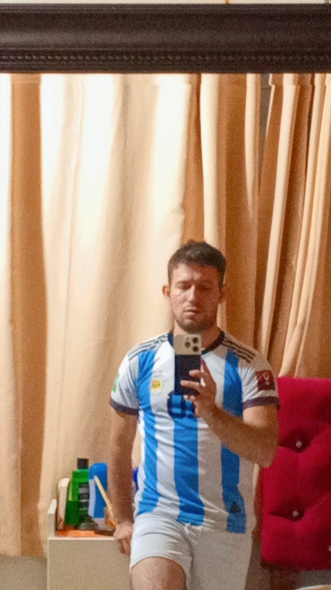 BorysBarbr's tweet photo. Sin entrenar todo a su tiempo💪🏻💈🍯🍑✨ https://t.co/wPZyOLCHkE