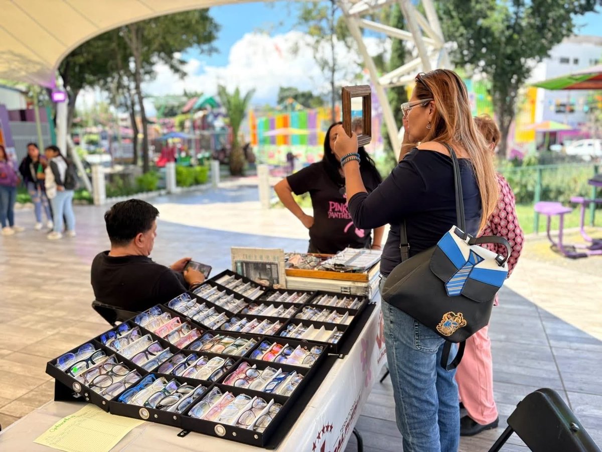 evelyn_parraA's tweet photo. Jornada de Belleza en la Plaza del Ejecutivo
Porque sentirnos bien también es parte de nuestro bienestar.

Realizamos una jornada de belleza y cuidado personal, acercando estos servicios a nuestras vecinas y vecinos de Venustiano Carranza. 🌸✨💇🏻‍♀️

#JornadaDeBelleza https://t.co/vbLvAbReYE