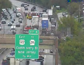 wdeltfx's tweet photo. SERIOUS CRASH: 95NB approaching 322 down to one lane. Take alternative routes.
#Delco #DelawareCounty
#netde #wdeltrafficwatch #DETRAFFIC #DelawareTraffic
PC PennDOT https://t.co/jcDjH5cFJu
