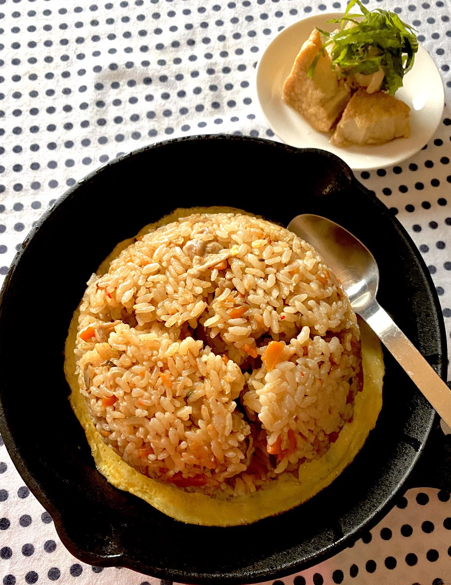 sinonome_sumaki's tweet photo. ・炒飯風炊き込みご飯
・厚揚げ煮

#おうちごはん 
#Twitter家庭料理部 
#料理好きな人と繋がりたい https://t.co/MHrZg9zKRN