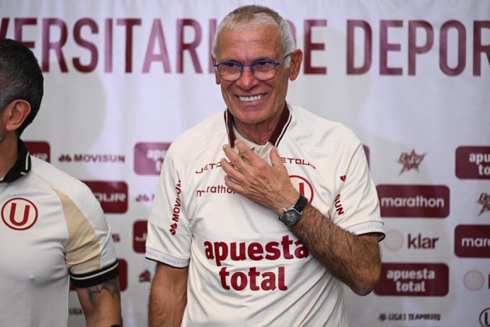 CLMerlo's tweet photo. 🚨Héctor Cúper dejó de ser el entrenador de Universitario. 
*️⃣Su salida se da después de una reunión con las máximas autoridades de la institución. https://t.co/lCt9oA2gvM