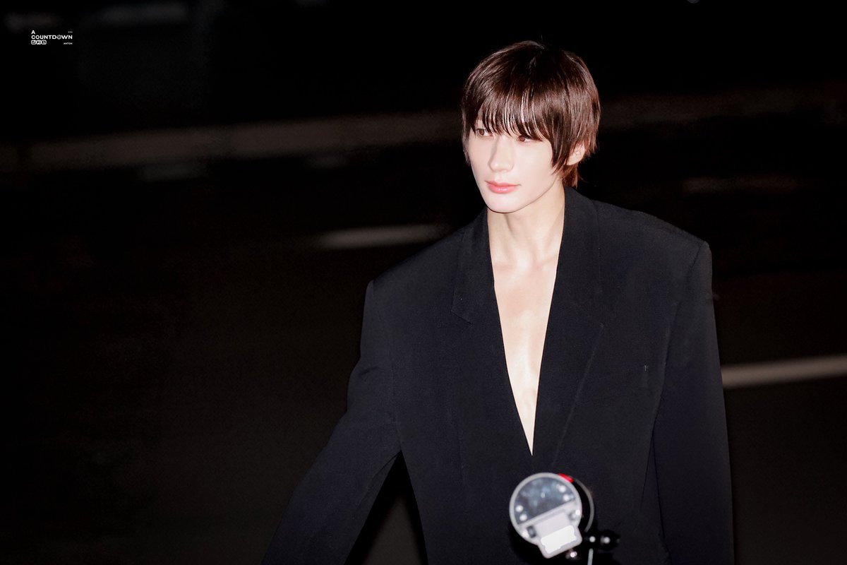 ACOUNTDOWN321's tweet photo. 260929

#ANTON #앤톤 #찬영 #RIIZE #라이즈 #ANTONxSaintLaurent https://t.co/kMcMjsGgha