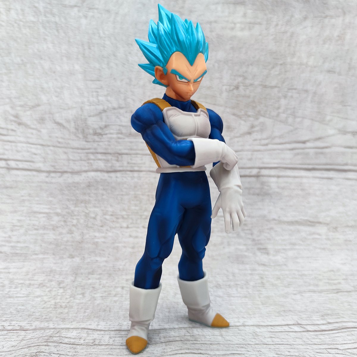 vicdbz's tweet photo. Vegeta Blue apañándose el guante para partirte la cara.
#DragonBall #DragonBallSuper #Vegeta #SuperSaiyanBlue #Figureo https://t.co/fqlfqMZpa6