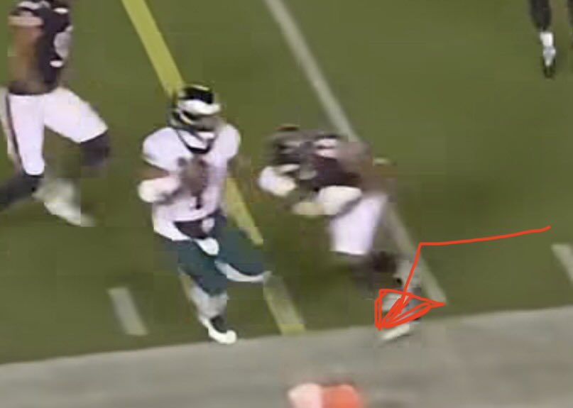 my212burner's tweet photo. @bananaguymike81 @KalshiSports It’s clear as day. He was running the sideline. Then last minute he turns inward. 

If you’re not seeing that it’s because you don’t want to. https://t.co/Kebx9icybk