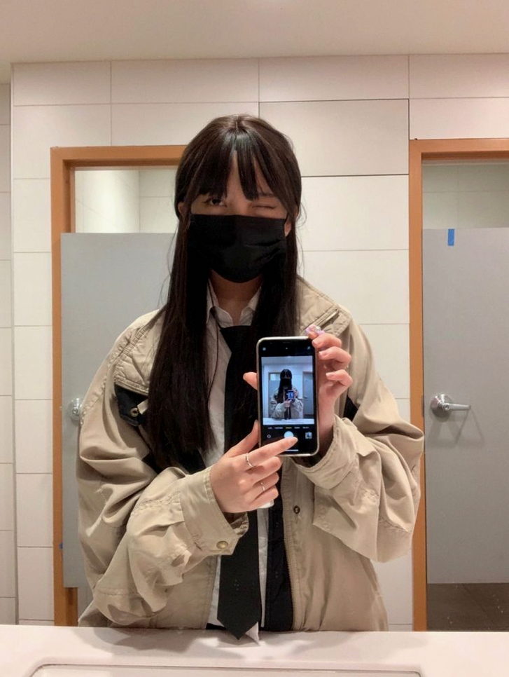 DBayomii's tweet photo. この前、切り抜きで私服衣装📿🍔見かけて、やっぱ良いな〜ひさしぶりにこの衣装また見たいな〜と思ってたから、今日とか木のゲームとか、私服衣装での配信見れて嬉しい https://t.co/grmiJ2bqUy