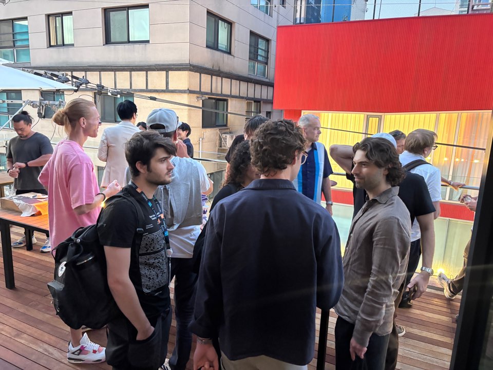 Quark_Chain's tweet photo. Ending the day with the Ethereum builder community at ETHGlobal Happy Hour 🇰🇷
Always great to reconnect with familiar faces, meet new builders, and keep the conversations going at #KBW2026. https://t.co/ObAar8oRlk