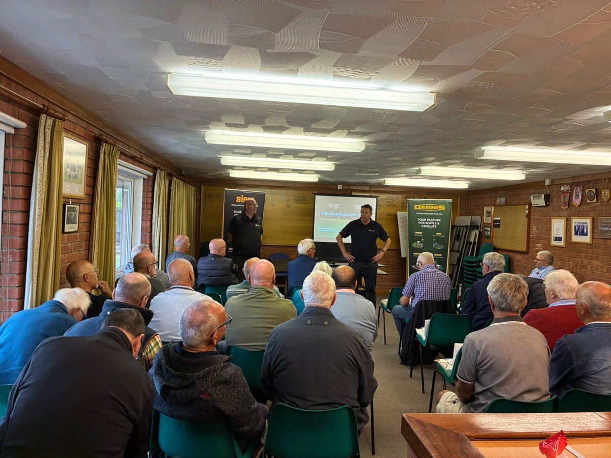 SISISMachinery's tweet photo. Thanks to Castle Bowls Club in Spalding for hosting our Dennis &amp; SISIS seminar today and Stuart Yarwood from DLF Seeds for talking all things turf. A great day was had by all! On to Derby next week! #sisis @DLFSEEDS_UK #dennismowers https://t.co/I31OD6ITtP