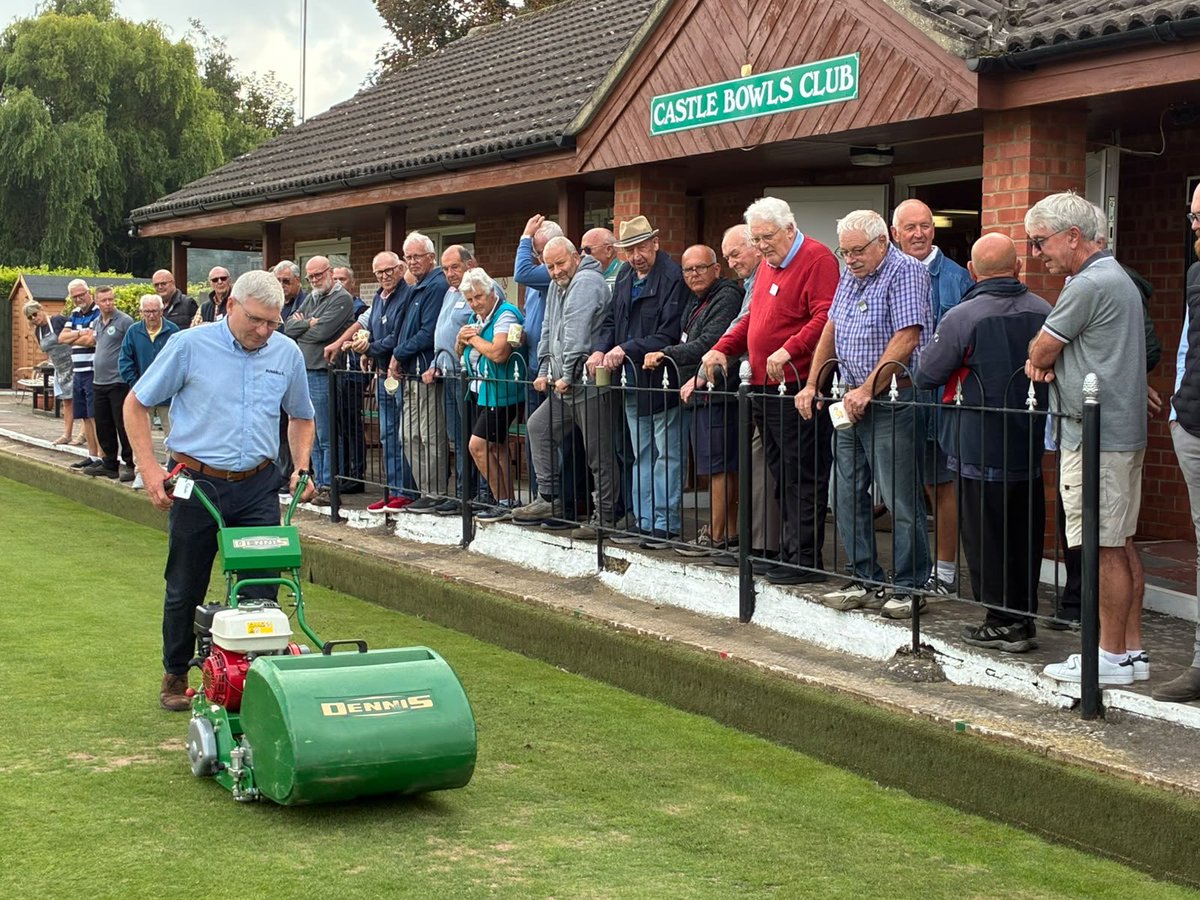SISISMachinery's tweet photo. Thanks to Castle Bowls Club in Spalding for hosting our Dennis &amp; SISIS seminar today and Stuart Yarwood from DLF Seeds for talking all things turf. A great day was had by all! On to Derby next week! #sisis @DLFSEEDS_UK #dennismowers https://t.co/I31OD6ITtP