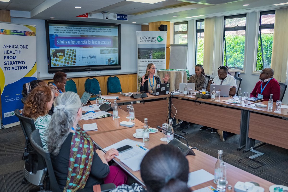 TheLandAlliance's tweet photo. 2/ Our scientists contributed to conversations on women in the bioeconomy and sociobiodiversity products, the journey from COP30 to COP32, Africa One Health, and coffee science for a regenerative and equitable future.

#ScienceSummitNairobi #LandscapeAlliance https://t.co/bcPQH0unrr