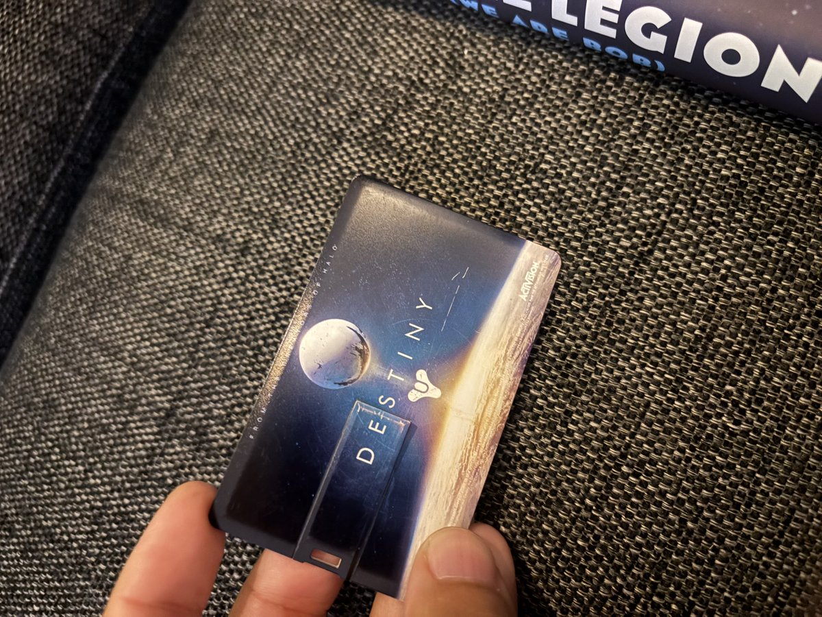 DiemetriX's tweet photo. Found my old Destiny USB drive. Does anyone perchance have the original promotional files it came with? I deleted them ages ago 🥲#destiny https://t.co/eURZDKpqIC