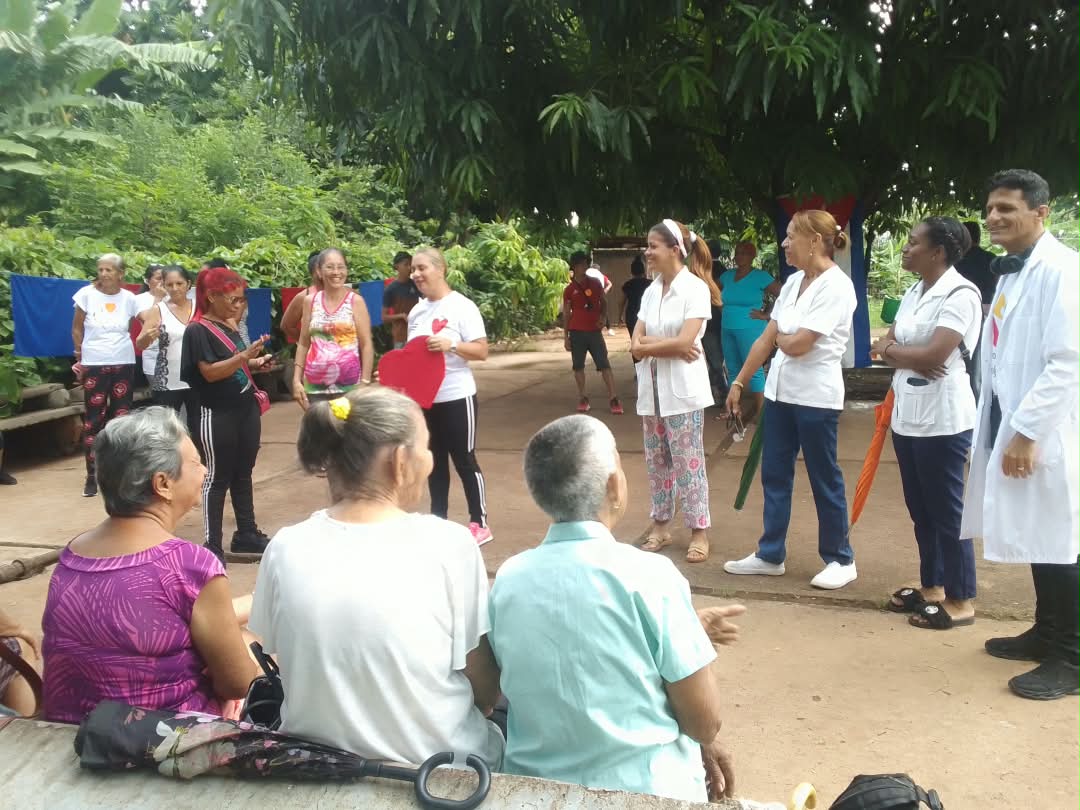 Beatriz19011972's tweet photo. La campaña internacional de 2026 de la Federación Mundial del Corazón mantiene el lema "No pierdas ni un latido". Es el mismo mensaje que en 2025. Pide no pasar por alto las señales del cuerpo y actuar sobre los factores de riesgo.
👉CP Atlántico - Miraflores, #SaludMoa celebra. https://t.co/tMgMT73lwt