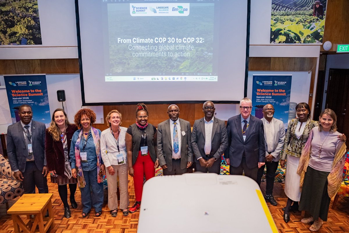 TheLandAlliance's tweet photo. 2/ Our scientists contributed to conversations on women in the bioeconomy and sociobiodiversity products, the journey from COP30 to COP32, Africa One Health, and coffee science for a regenerative and equitable future.

#ScienceSummitNairobi #LandscapeAlliance https://t.co/bcPQH0unrr