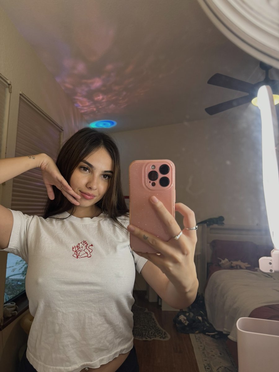 em1linaxo's tweet photo. if ur not a bot, pls say hi. i’ll follow back immediately https://t.co/rCB9axblUB