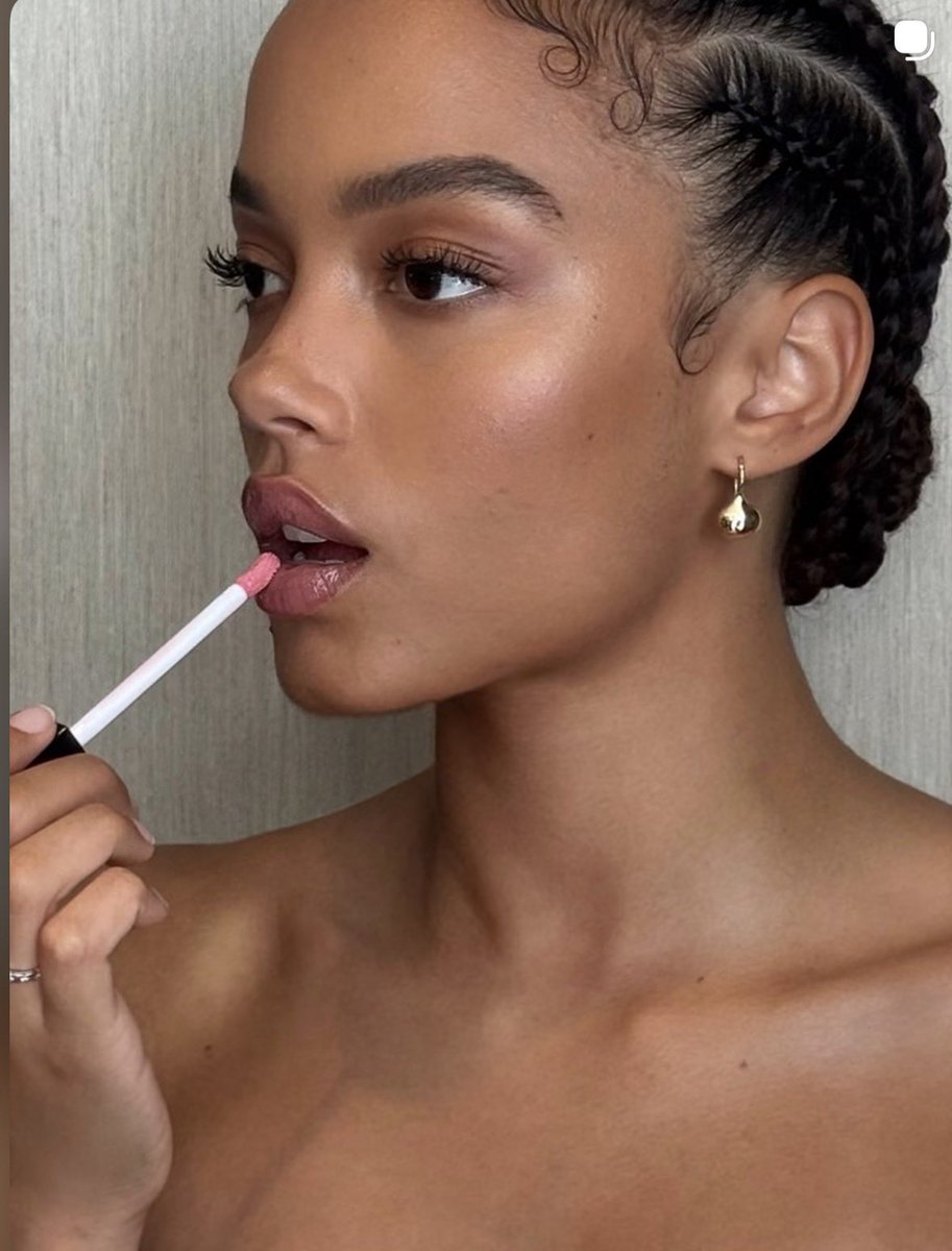 whitpeakupdates's tweet photo. NEW WHITNEY PEAK PRESS TOUR LOOK‼️‼️ https://t.co/EiPjZKeS1W