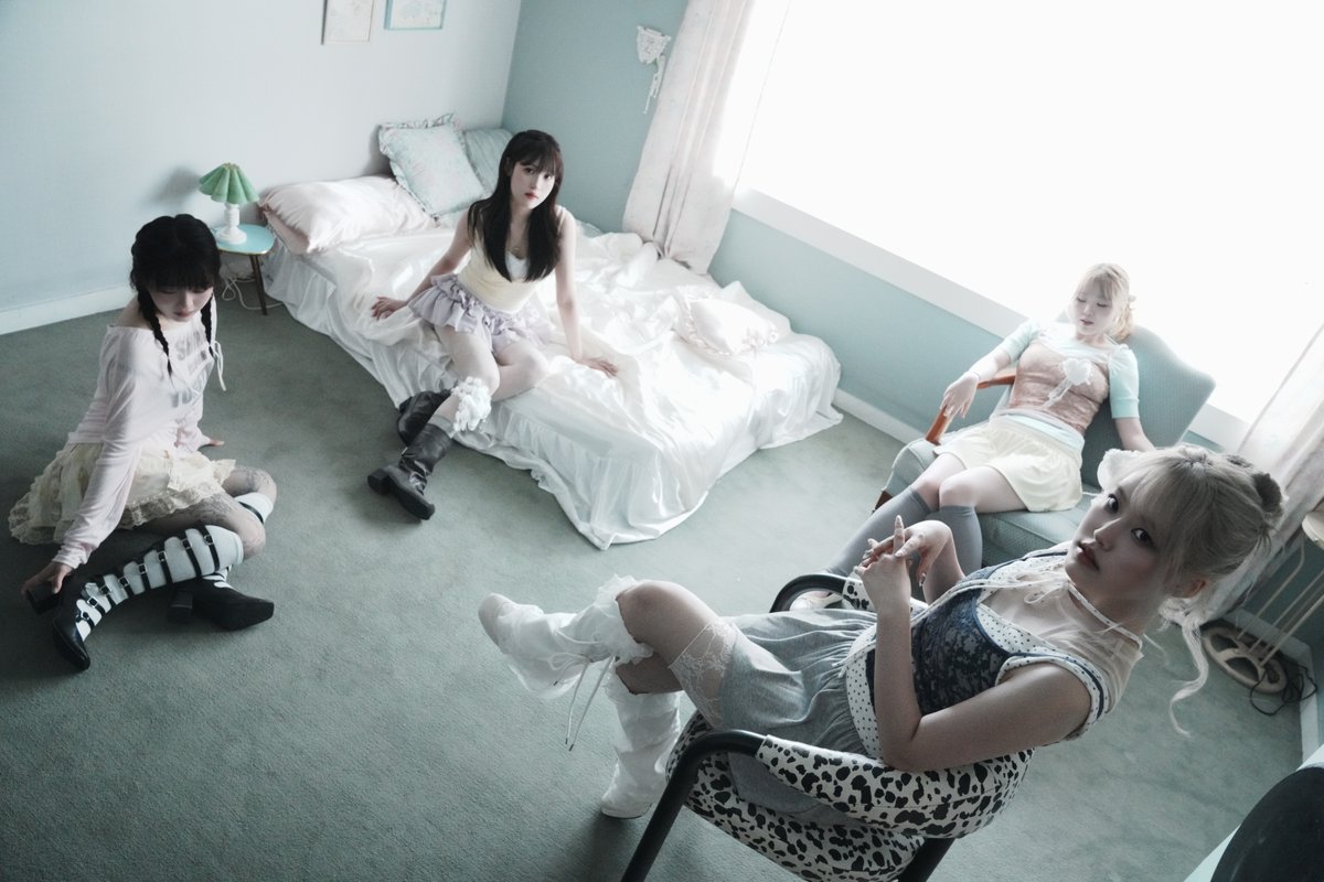 Ieokit_official's tweet photo. GROUP TEASER IMAGE [2/3] #IEOKIT

IEOKIT — The 1st Single Album
【CONNECT】

🌐 2026.08.26 12PM (KST)

#이어킷 #IEOKIT_CONNECT #CONNECT https://t.co/IEewUSohWa