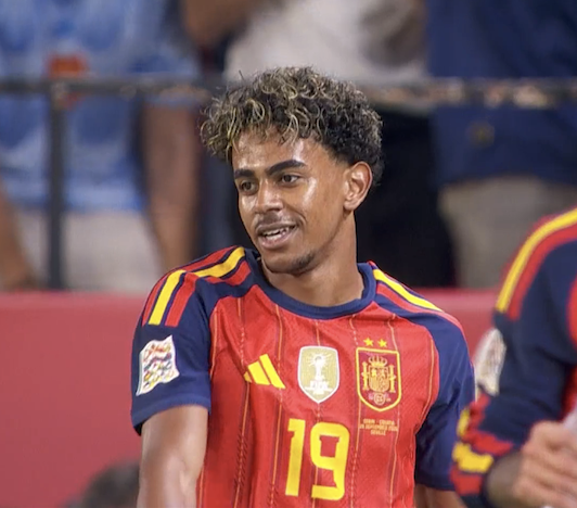 TouchlineX's tweet photo. 📸 - The level Lamine Yamal is producing at the age of 19 is nothing short of incredible.

Mbappé knows he can't beat him for the Ballon d'Or, Olise knows it, Kane knows it and even Lionel Messi knows it.

He is going to claim that Ballon d'Or and NOBODY is stopping him. https://t.co/5HrhSknuJi