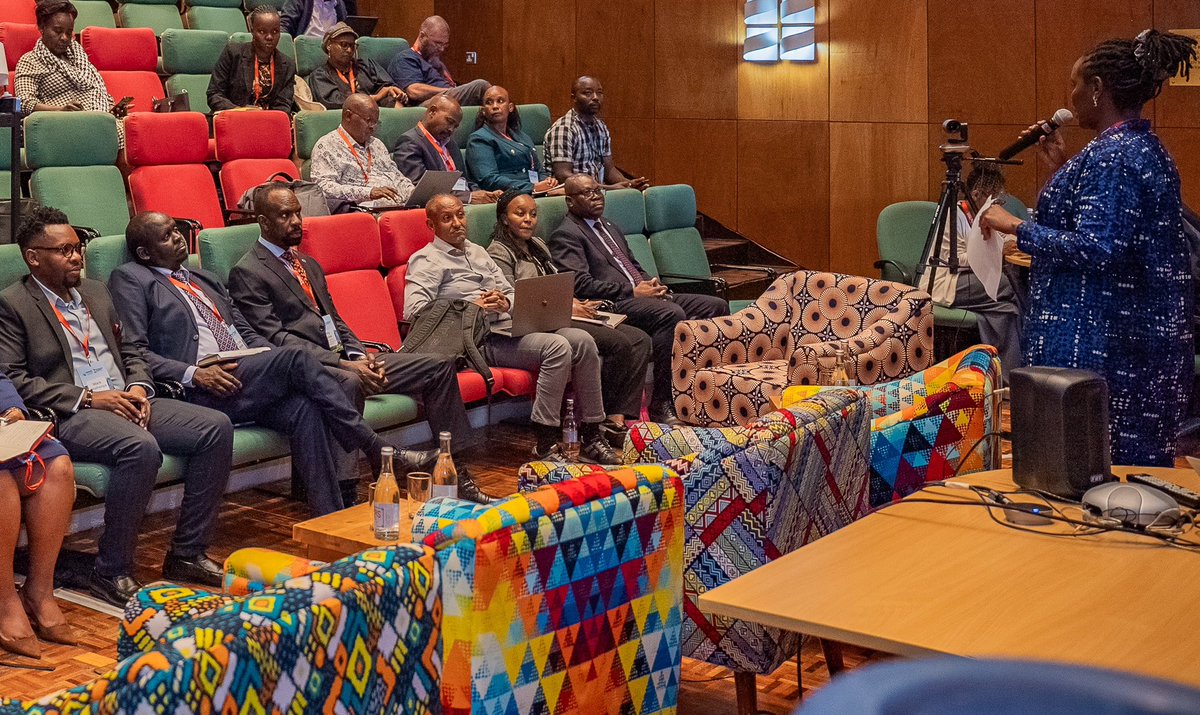 TheLandAlliance's tweet photo. 3/ Across these conversations, the focus was on what it takes to move from knowledge to action. Science, innovation and locally grounded solutions have an important role to play in addressing Africa’s development challenges.

#ScienceSummitNairobi #LandscapeAlliance https://t.co/BqPRu0OwMT