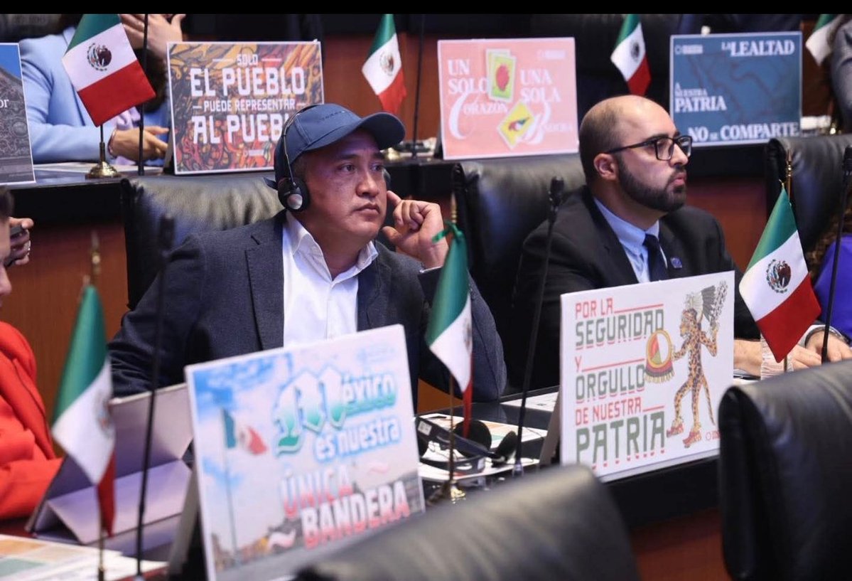 chumbert1's tweet photo. Por favor, que alguien le diga al Senador por #Oaxaca @Nino_Morales1 que ya se quite esa pinch_ gorra en las sesiones del Senado. Se ve mal y lo que le sigue! 👎🏽 https://t.co/KvtRUgKNtf