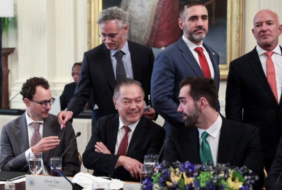 jawwwn_'s tweet photo. MYSTERY SOLVED:

Palantir CEO Alex Karp handed a cough drop to Dario Amodei (not a Zyn) https://t.co/EXFqfvg9Eh