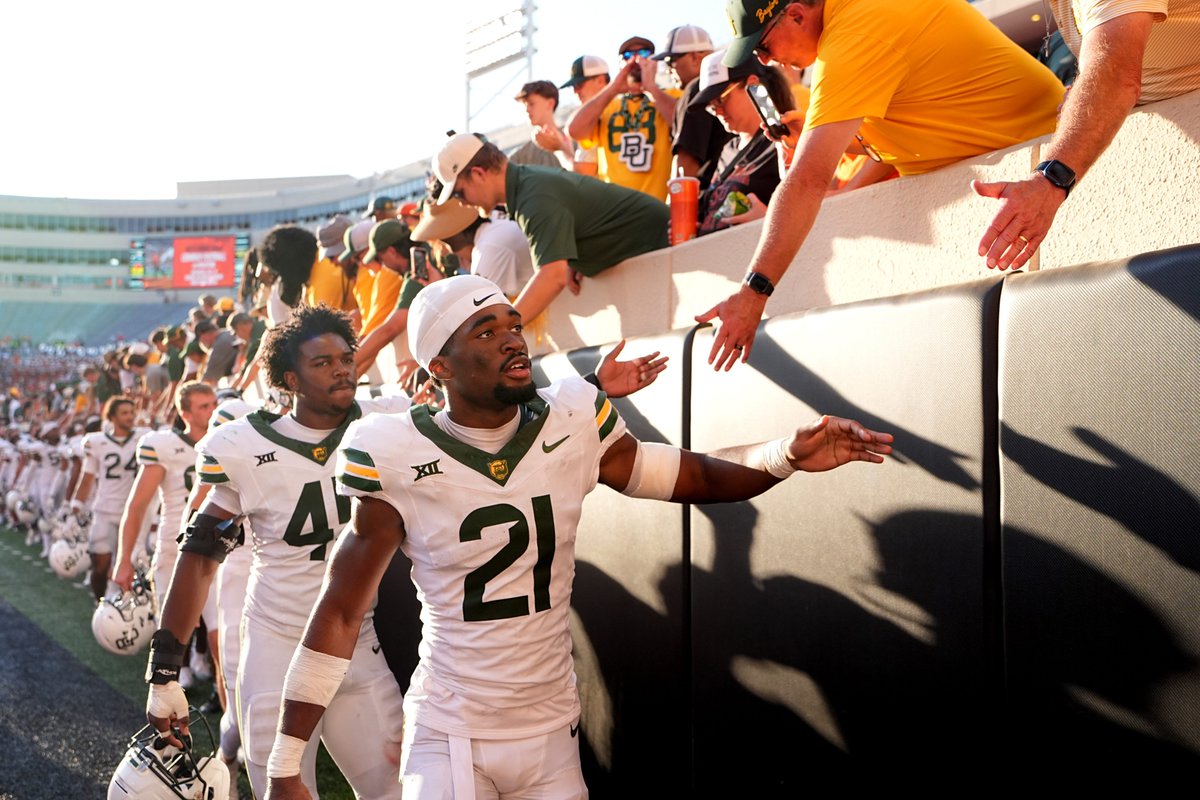 SicEm365's tweet photo. Safety Bo Onu on facing Arizona State this Saturday:

"We've been playing against guys the whole season that are good like that, so it's nothing too shocking. But going out there and just playing good guys, they're a great team.”

#SicEm🐻 https://t.co/SwB8h6LP1H