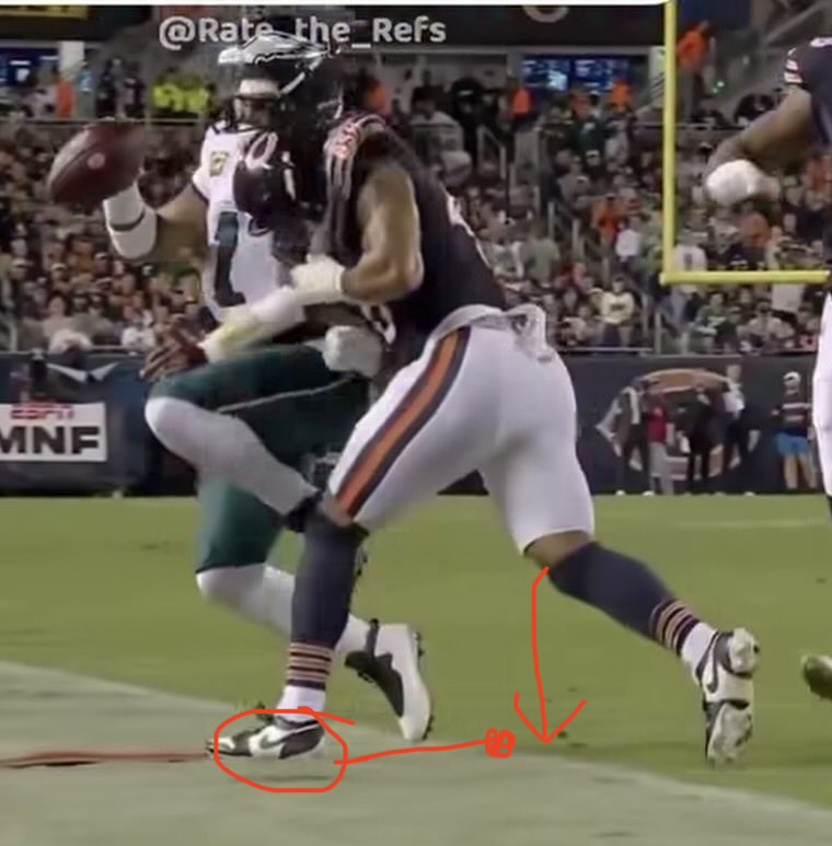 my212burner's tweet photo. @carterivan68 At 5 yards out he was already running along the sideline and then changes his angle and goes out of bounds to make the hit. 

That’s a dirty shot. 

If it were those other defenders running east west. I could understand.

This guy was running north south and then turned in. Cheap https://t.co/E4o9eCfS6t