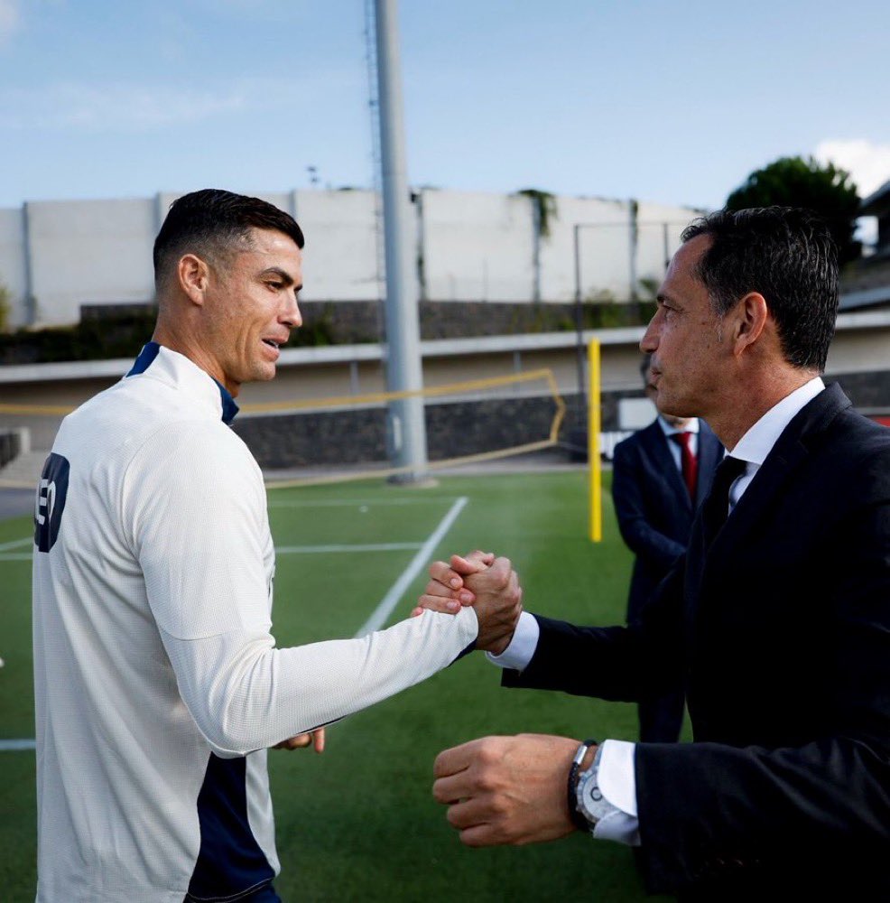 _cr7inho's tweet photo. 🚨 Pedro Proença (président de la fédération portugaise de football) s’entretiendra avec Cristiano Ronaldo et Jorge Jesus demain. https://t.co/vPHj445fX3
