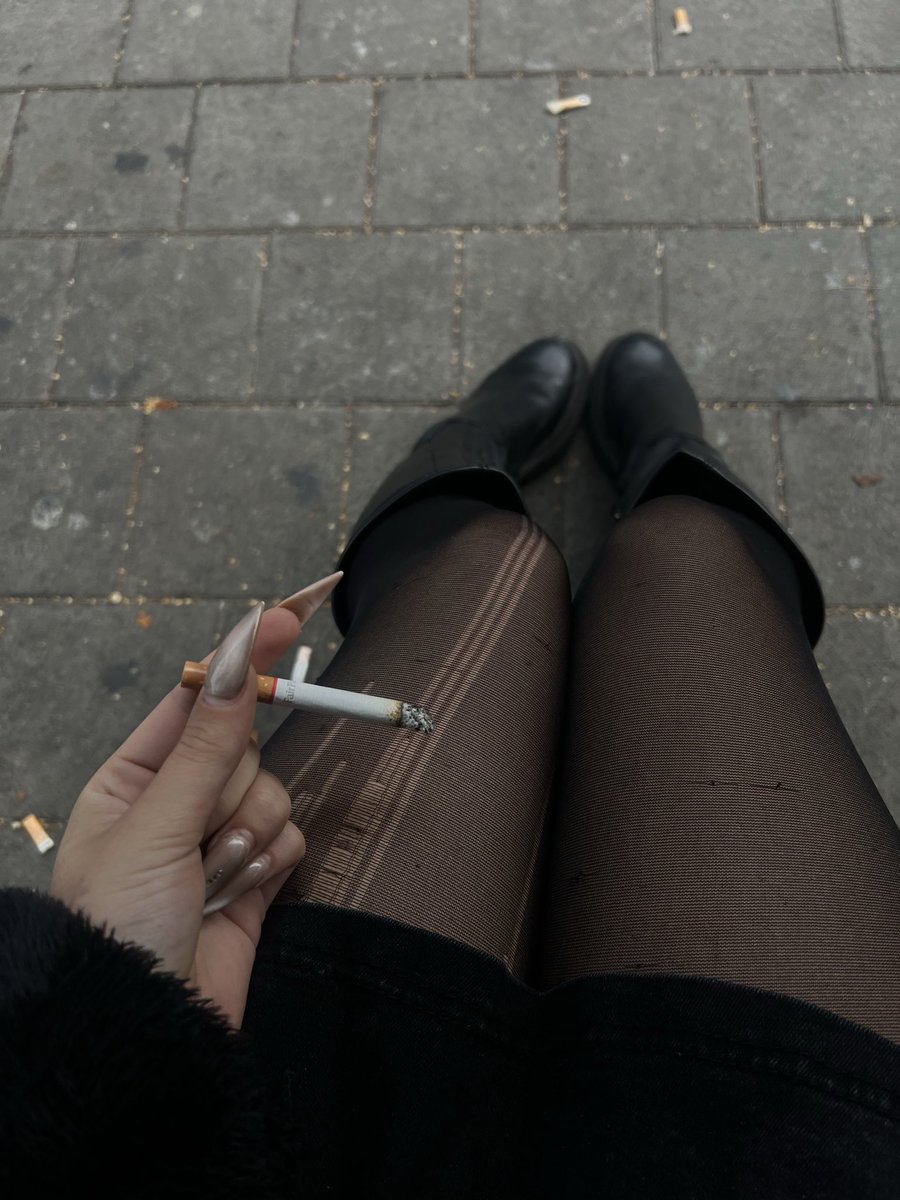 VossPi3's tweet photo. Noch ganz neu hier. 💋

Ich mag schöne Dinge.
Und Männer, die wissen, was gute Aufmerksamkeit wert ist.

Ich bin nicht hier, um dir hinterherzulaufen.
Du willst meine Aufmerksamkeit? Dann zeig mir, was sie dir wert ist.

#geldherrin #göttin #sklavegesucht 

Schreib mir. 🖤 https://t.co/JXGIfDmGXQ