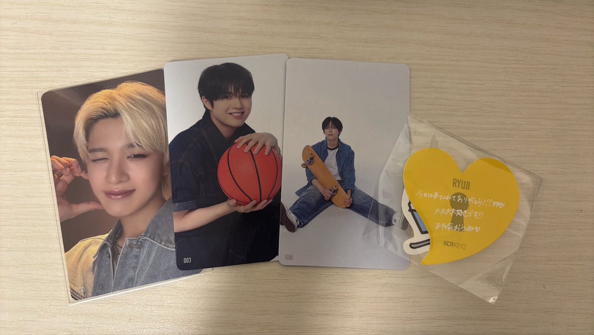 kdlfndskx's tweet photo. KO1KEYZ コイキーズ 1ST FAN MEETING 
ファンミ カプセルトイ トレカ 交換

【譲】画像(杉山、柳谷、シンヘン)
 
【求】安部結蘭(異種検討)

都内手渡しor郵送🉑
お気軽にお声掛けください

 #KO1KEYZ交換 https://t.co/tz0J44BmNU