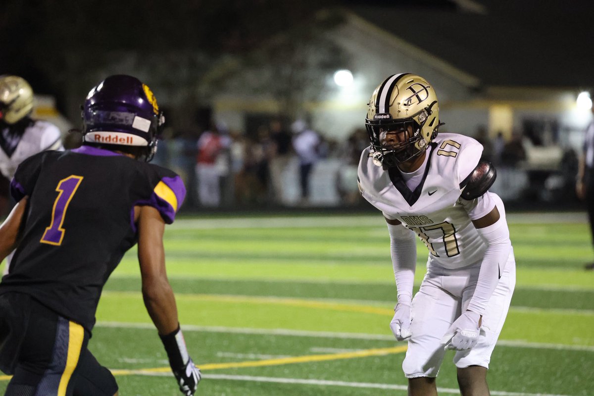 TheDWarriors's tweet photo. 🚨🏈 This week’s game at Foley has been moved to Thursday Night! 

We’ll see you for a 7pm kickoff! https://t.co/LgjSVO9eWe