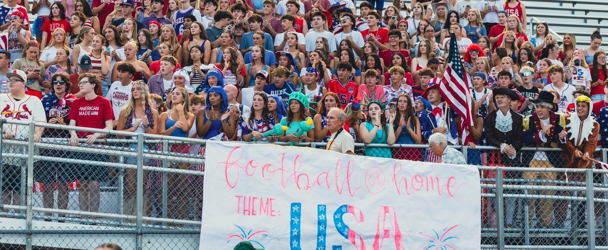 EVSC1's tweet photo. Huskies nailing the USA theme 🎯 https://t.co/NJNlCeGha2