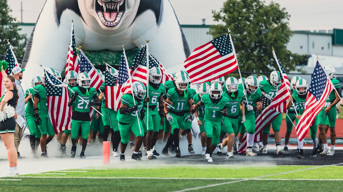 EVSC1's tweet photo. Huskies nailing the USA theme 🎯 https://t.co/NJNlCeGha2