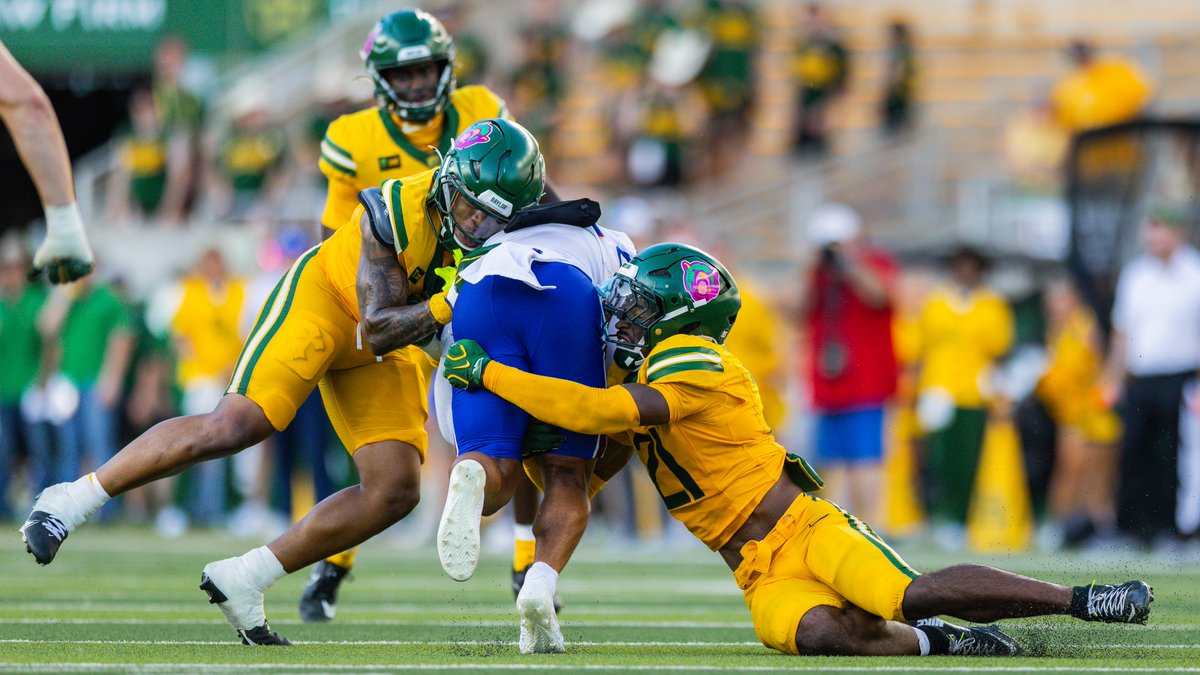 SicEm365's tweet photo. Safety Bo Onu on playing for defensive coordinator Joe Klanderman:

"He's great. He doesn't harp on our ups too much. Then on our downs, he's like, 'We've got to get this out of the way.' He's a great guy."

#SicEm🐻 https://t.co/IHPvKZ0s3F