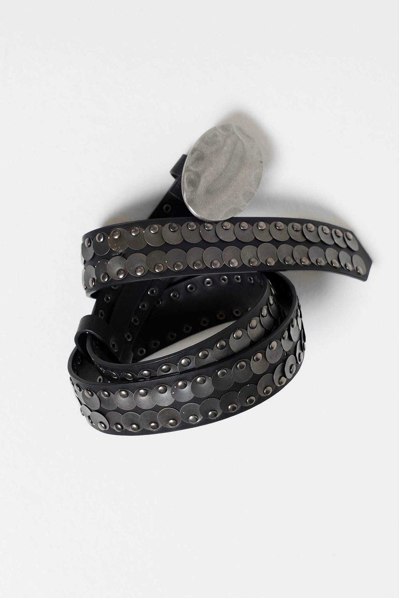 underscorestyle's tweet photo. underscores in Jaded London’s Peyton Metal Studded Belt ❤︎
Seen styled in this belt at the Washington D.C. stop of Charli XCX’s music fashion film tour!  

✱ Proceed to check out。。。
               『 𝄃𝄃𝄂𝄂𝄀𝄁𝄃𝄂𝄂𝄃 』https://t.co/rGA152vJOV https://t.co/fAWzMI2j59