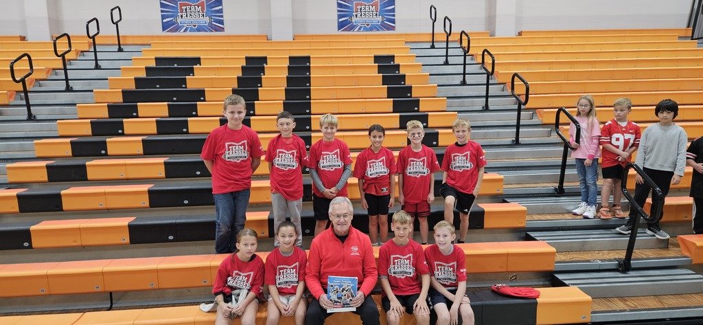 NUES_Principal's tweet photo. Great day to be a Wildcat! 🐾 Check out photos from our Team Tressel Fitness Challenge assembly. Students learned all about balancing school & life. Huge thanks to Lt. Gov. Jim Tressel, Coach Braxton Miller & our amazing volunteers! #NUPride #Wildcats #BeAnEncourager https://t.co/kiNgdZJ0dV