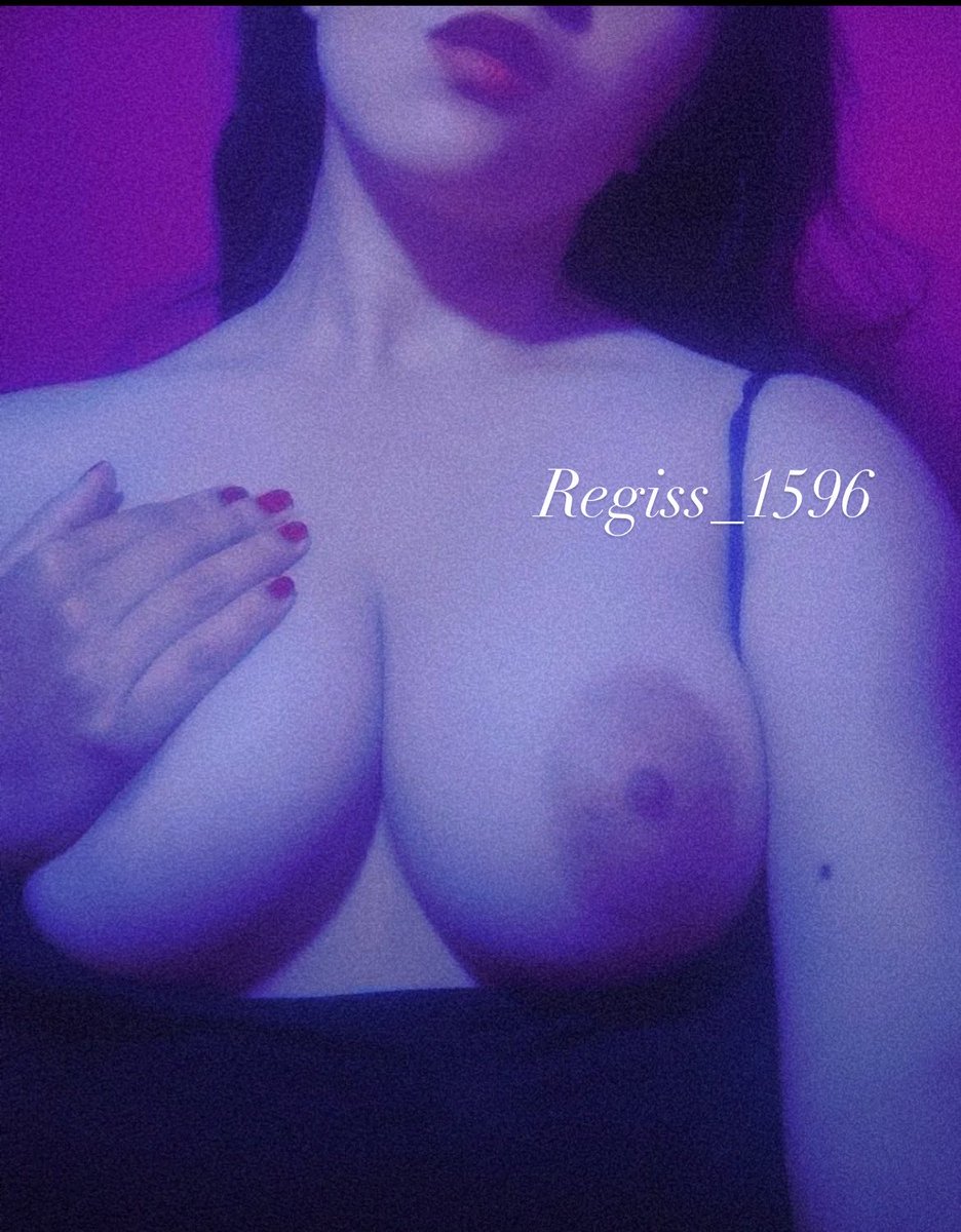 Regiss_1596's tweet photo. @CesarYPucca1 @motobridge10 Ufff que tentador verme así y resistirte a besar a ese lindo par🔥 https://t.co/A2UlVOo5OM