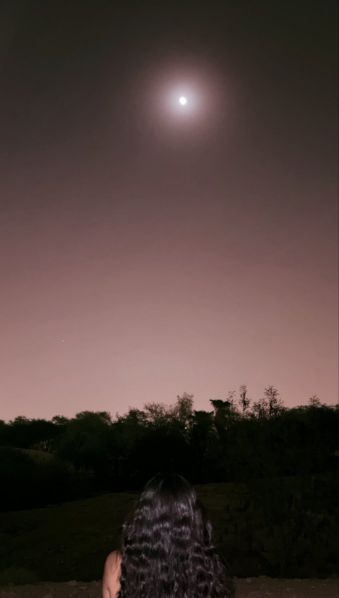 WedyanAlmadani's tweet photo. “Yes; I am a dreamer. For a dreamer is
one who can only find his way by moonlight, and his punishment is that he sees the dawn before the rest of the world” (Wilde, 1891). https://t.co/os3EJV8X1R