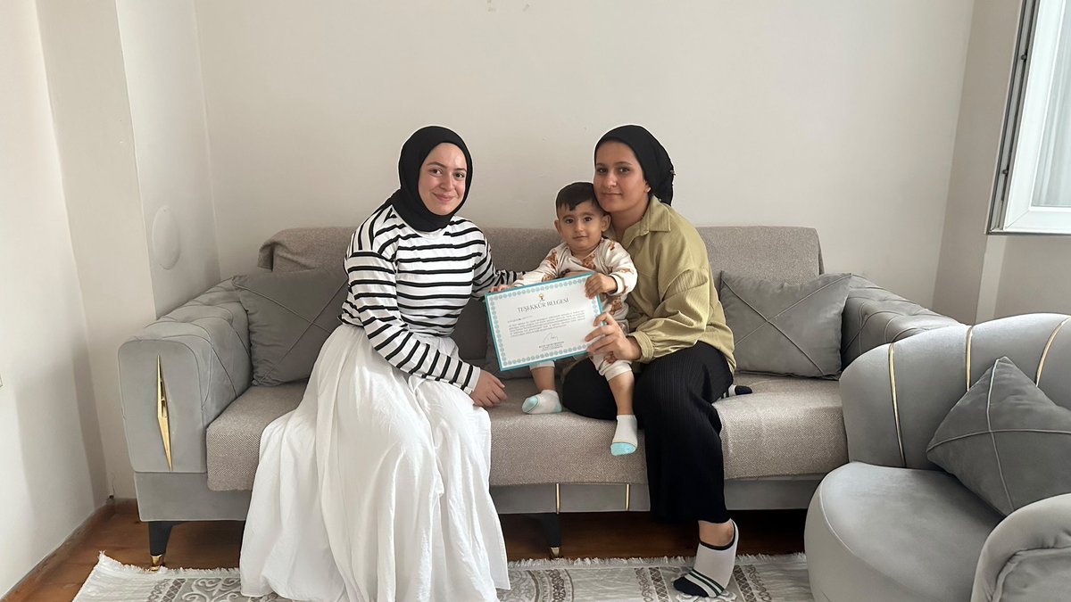 akkadinizmit41's tweet photo. 📍Çukurbağ Mahallesi

Ziyaret ettiğimiz hanelerde, partimize üye olmak isteyen vatandaşlarımızın AK Parti üyelik işlemlerini gerçekleştirdik.

@tugbaisikercan 
@tulaykaynarca 
@emine_cakir59 
@yyaseminozdemir https://t.co/WXPH4exjck