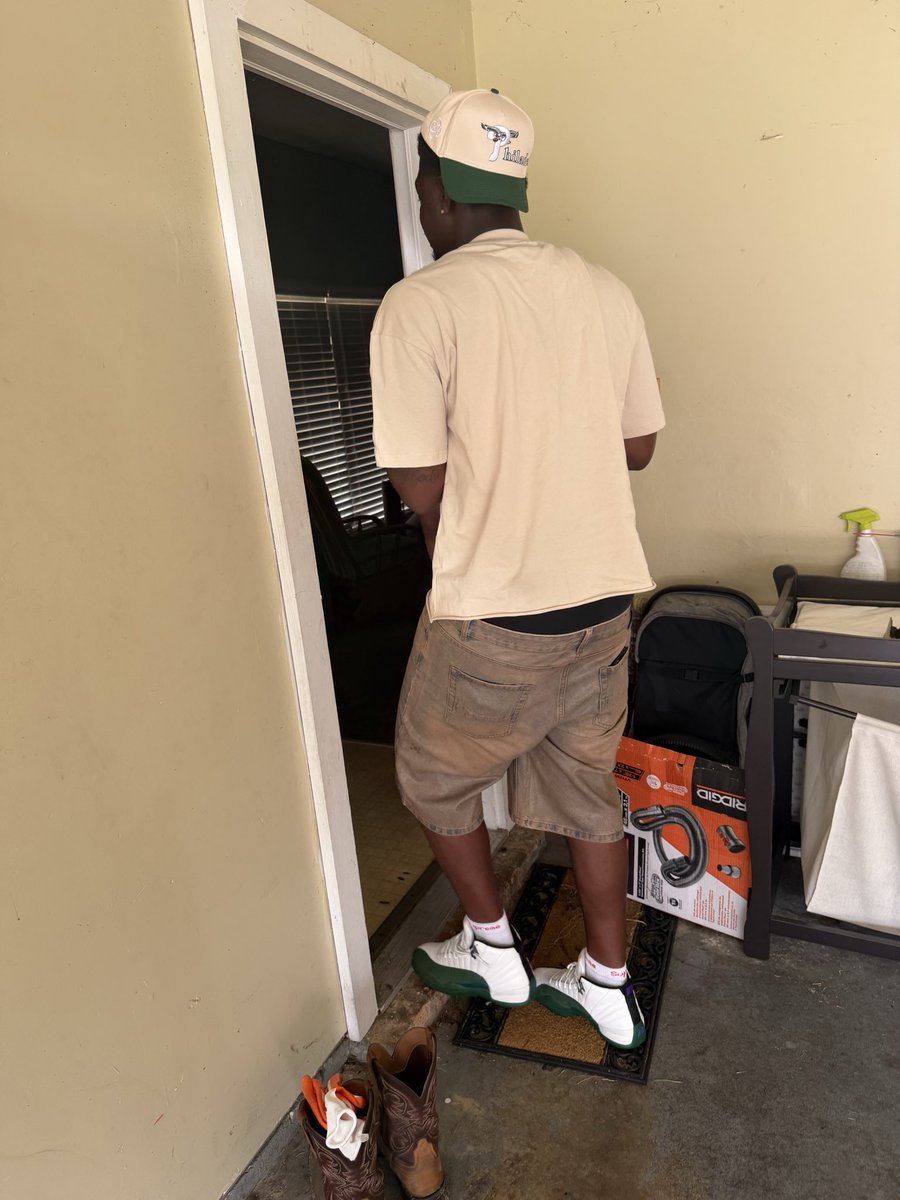 getemcain's tweet photo. Been Off Here For A Minute… I’m Back Tho https://t.co/LtB9Nm5U6U