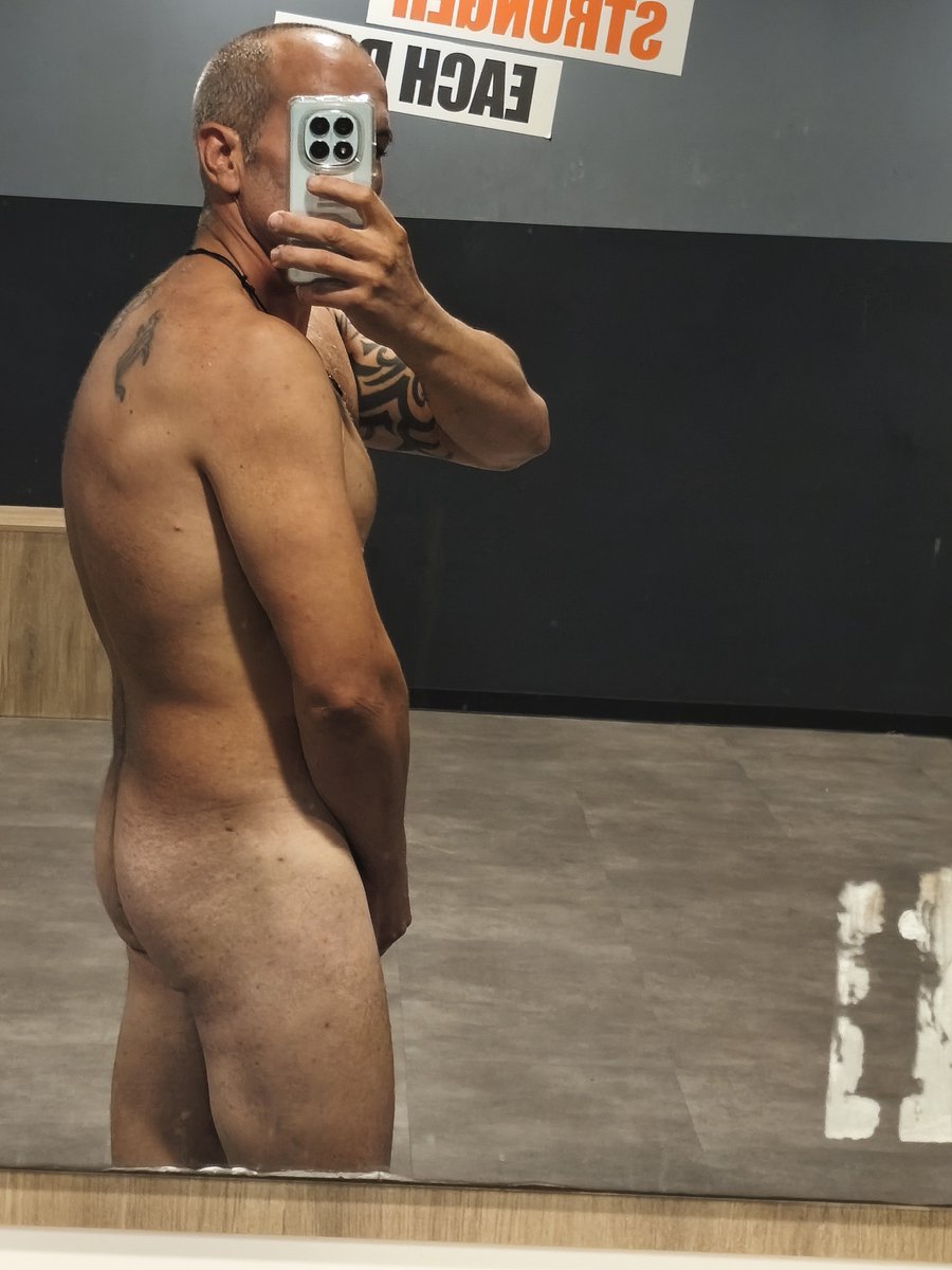 angelfay42's tweet photo. A shower after working out. https://t.co/BzZoUwYKjv