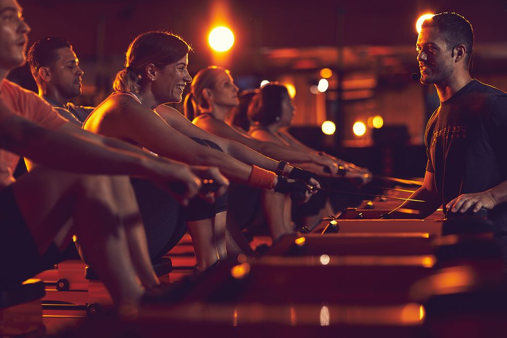 HeSaysSheSaysKC's tweet photo. I walked in for my first @orangetheory #fitness class and saw the room divided into three areas. My first thought was we are going to be doing the same, boring #workout every time. I WAS SO WRONG 👉 https://t.co/E1R1XevleK https://t.co/1uN5w3RTYN