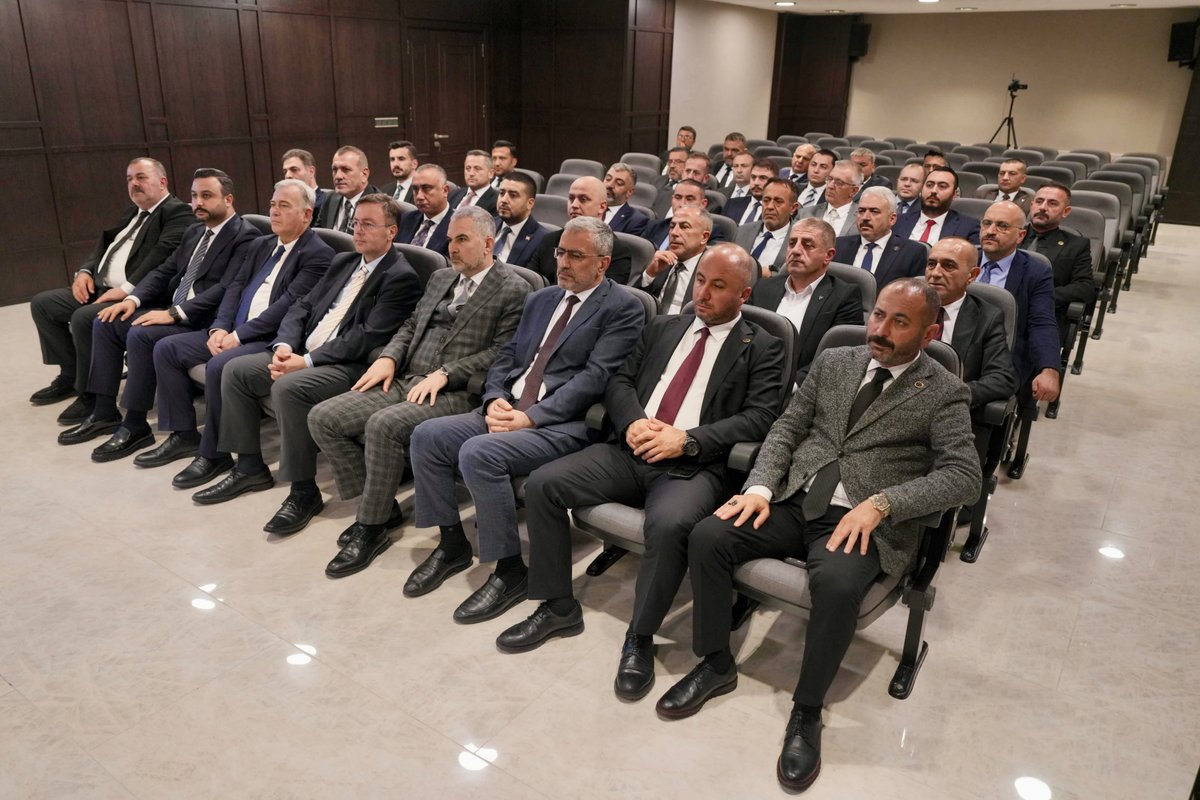 Tahsinince1071's tweet photo. İl Başkanımız Sayın Volkan Yılmaz riyasetinde, İlçe Başkanlarımızın katılımıyla 29 Eylül 2026 tarihli toplantımızı gerçekleştirdik. 

Başta Terörsüz Türkiye gündemi ile ilgili çalışmalarımız olmak üzere, Teşkilat programlarımız ve önümüzdeki günlerde başlatacağımız saha çalışmalarına ilişkin planlamaları ele aldık. 

Özellikle ilçe teşkilatlarımızı tahkim etmek hedefiyle başlatacağımız çalışmaların üzerinde titizlikle durduk ve planlamalarımızı yaptık. 

Toplantımızın ülkemiz, milletimiz ve partimiz için hayırlı olmasını temenni eder, tüm dava arkadaşlarıma yapacakları çalışmalarda üstün başarılar dilerim.