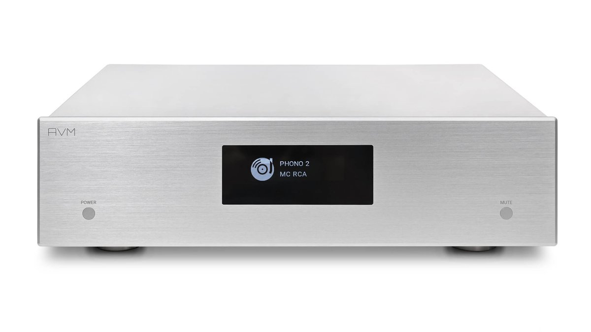 fairaudio_de's tweet photo. NEWS Phono meets Philosophie - Phonovorverstärker AVM PH 3.3 & PH 5.3: https://t.co/nIc4cM1YuD
#turntable #plattenspieler #analogaudio #phonovorstufe #phonopre #phonoverstärker #hifinews #hifi #news #fairaudio #stereo #highend #highendaudio #bestsound #audio #audionews #avmaudio https://t.co/KUkvwc6fwq
