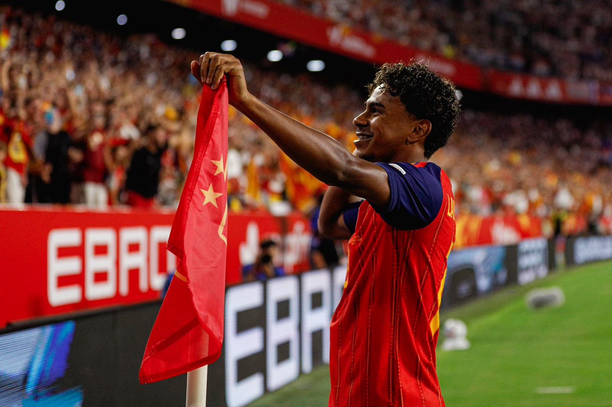 ReshadRahman's tweet photo. 💣 𝟏𝟖 𝐆/𝐀 𝐢𝐧 𝐡𝐢𝐬 𝐥𝐚𝐬𝐭 𝟖 𝐦𝐚𝐭𝐜𝐡𝐞𝐬 ⚡️🤯

⚽️⚽️🅰️ vs Croatia
⚽️ vs England
🅰️🅰️ vs Sevilla
⚽️🅰️🅰️ vs Racing Santander
⚽️⚽️ vs Levante
⚽️🅰️🅰️ vs Feyenoord
⚽️⚽️ vs Valencia
⚽️⚽️ vs Rayo Vallecano

𝓢𝓾𝓹𝓮𝓻𝓶𝓪𝓷 🦸🏻✨ https://t.co/Tw4i51Cs1r