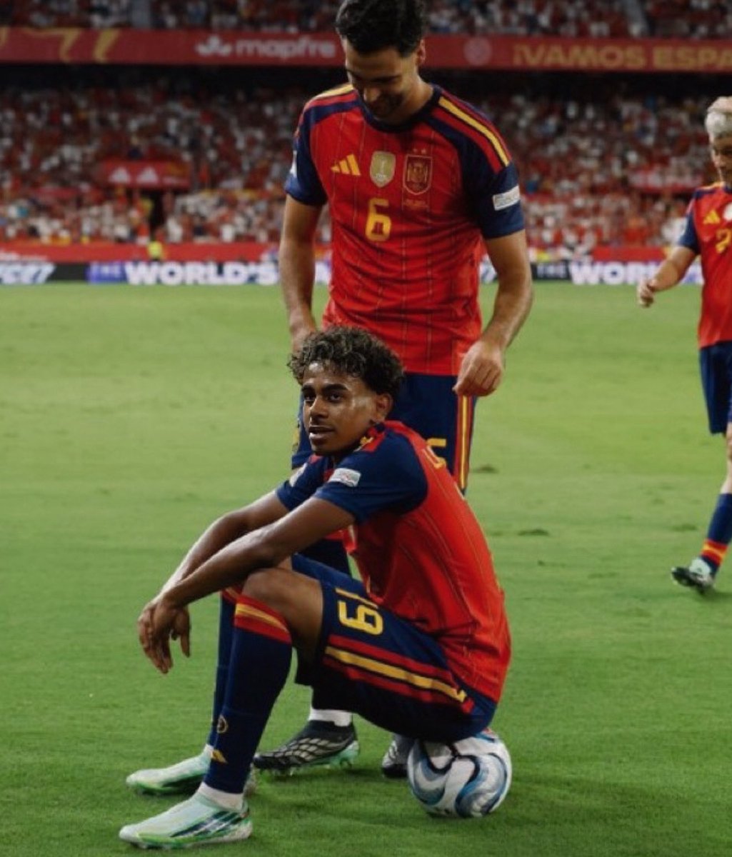 KalshiFC's tweet photo. 🚨🚨| UPDATE: Lamine Yamal on his last EIGHT matches for club and country: 

🏟️ 8 Matches
⚽️ 11 Goals
🅰️ 7 Assists. https://t.co/ZaRSmbHF4f